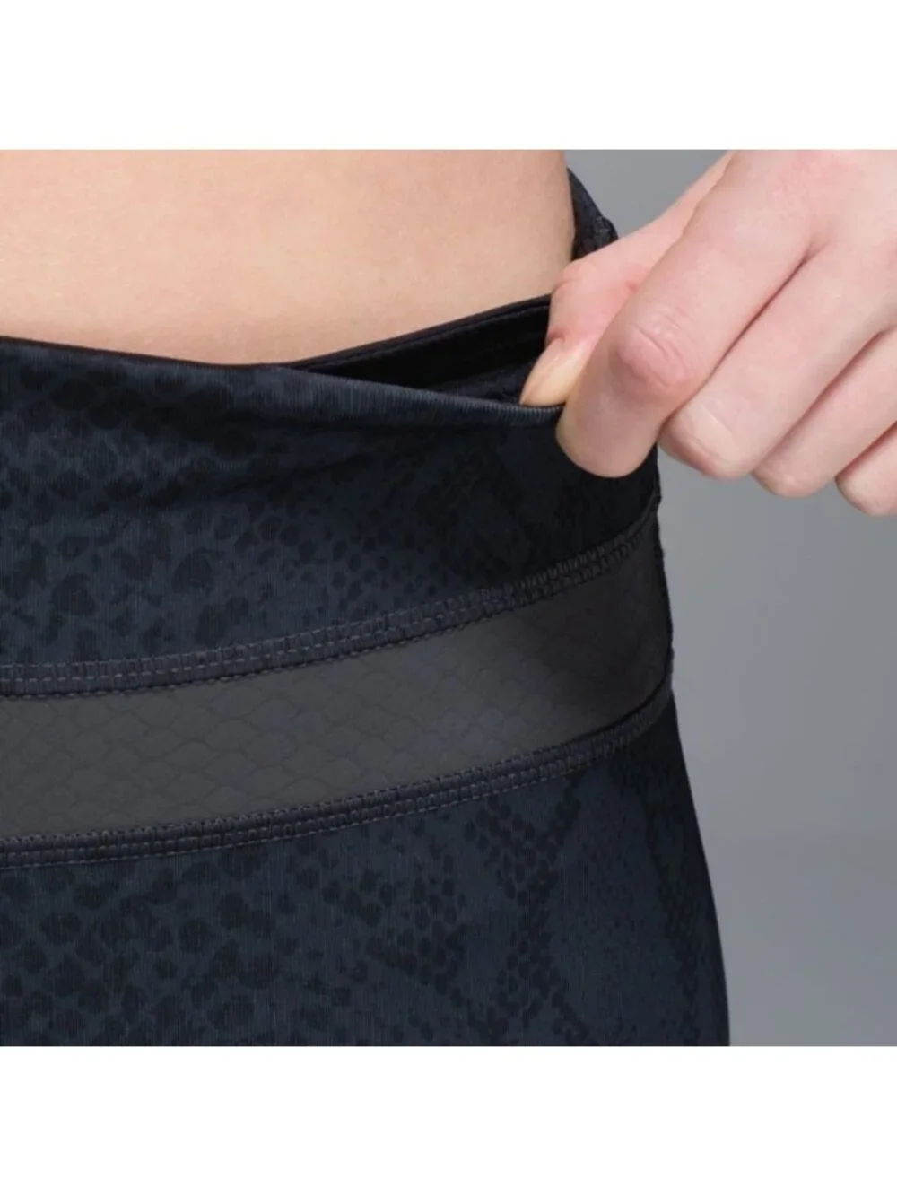 Lululemon Light Speed Tight *Full-On Luxtreme